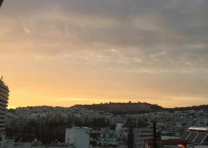Cozy Apartment Near Metro-Athens View